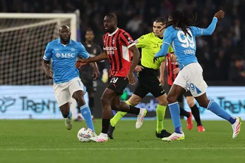 موعد مباراة نابولي ضد ميلان في كأس السوبر الإيطالي والقناة الناقلة